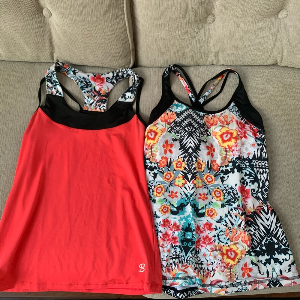 Tennis tops